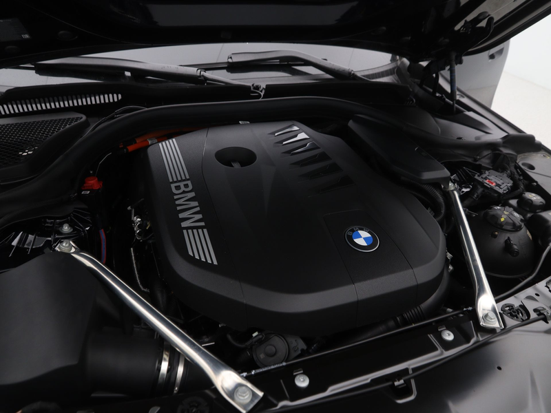 BMW 550 5 Serie 550e xDrive Sedan M-Sport — photo 4