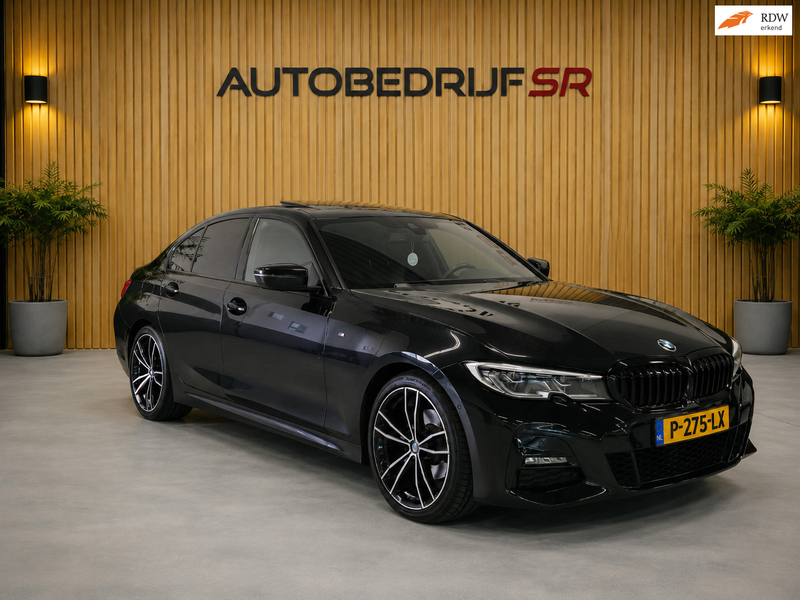 BMW 320 3-serie 320i Executive Edition Panoramadak! M Pakk