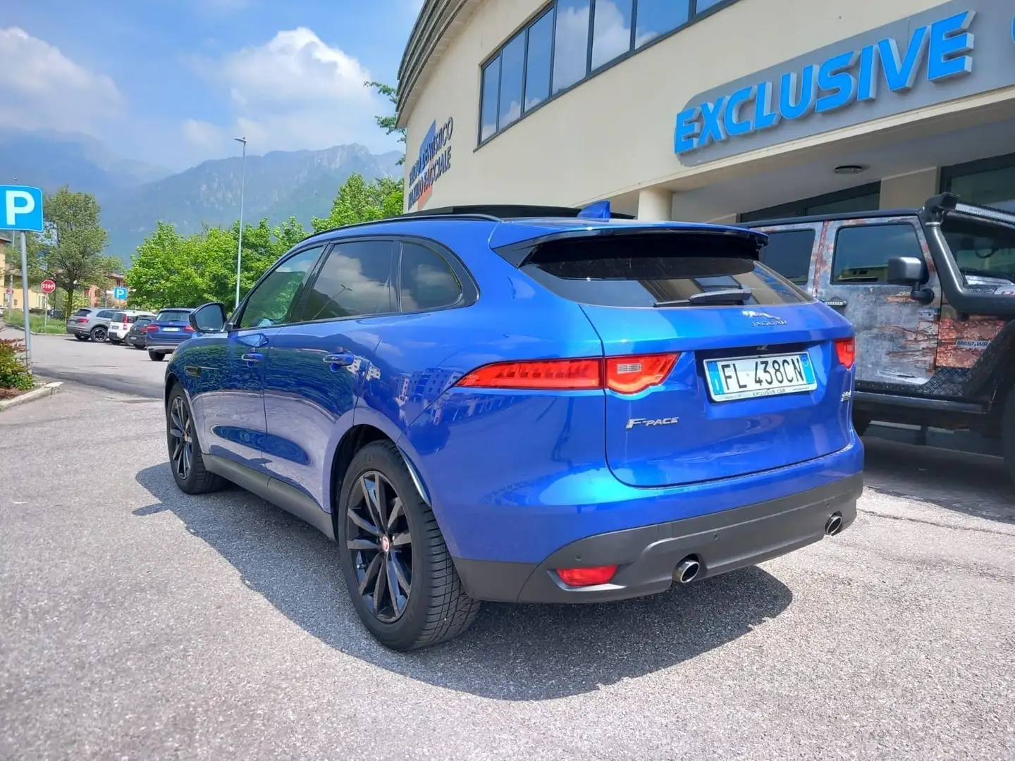 Jaguar F-Pace 2.0 D 240 CV AWD aut. Portfolio Blu/Azzurro - 2