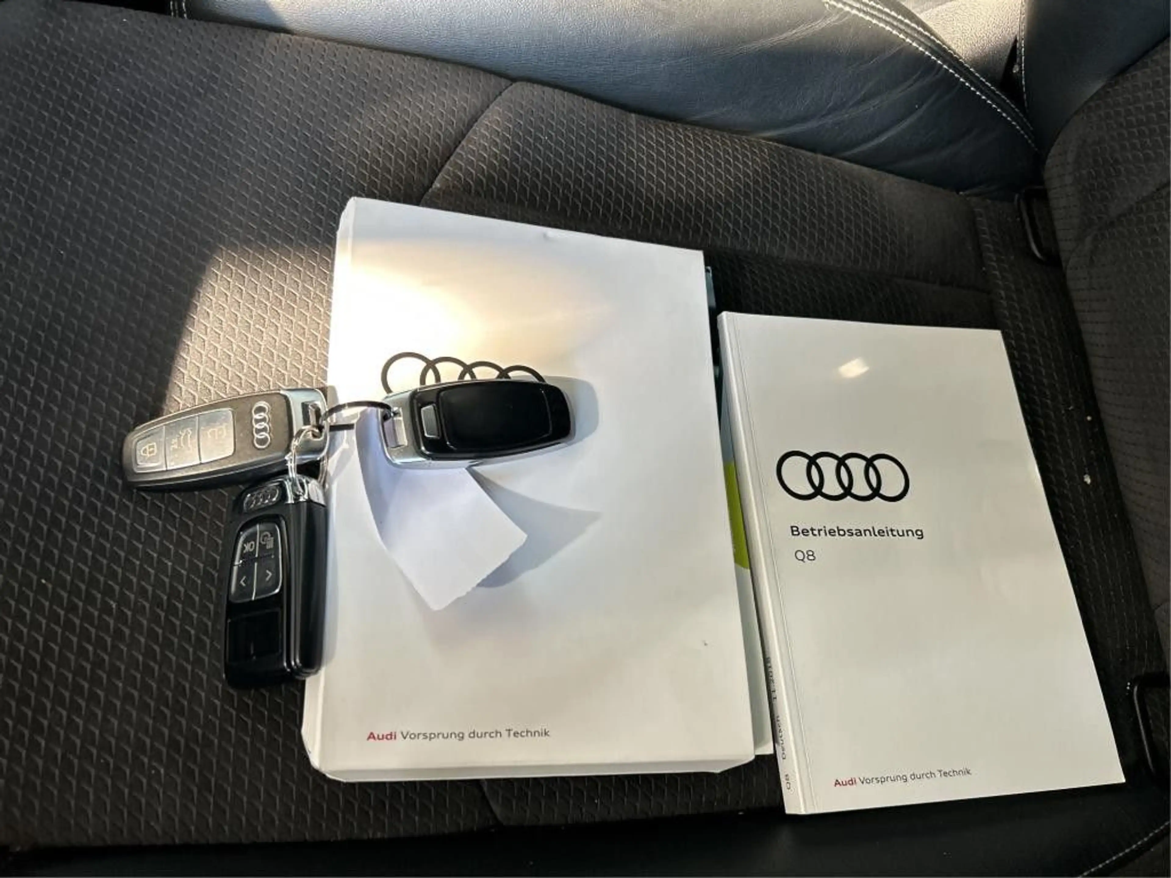 Audi Q8 50 TDI quattro 3x S-Line HuD Stand. HD Matrix — photo 12