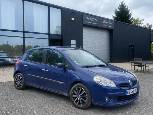 2009 Renault Clio in Blue for sale