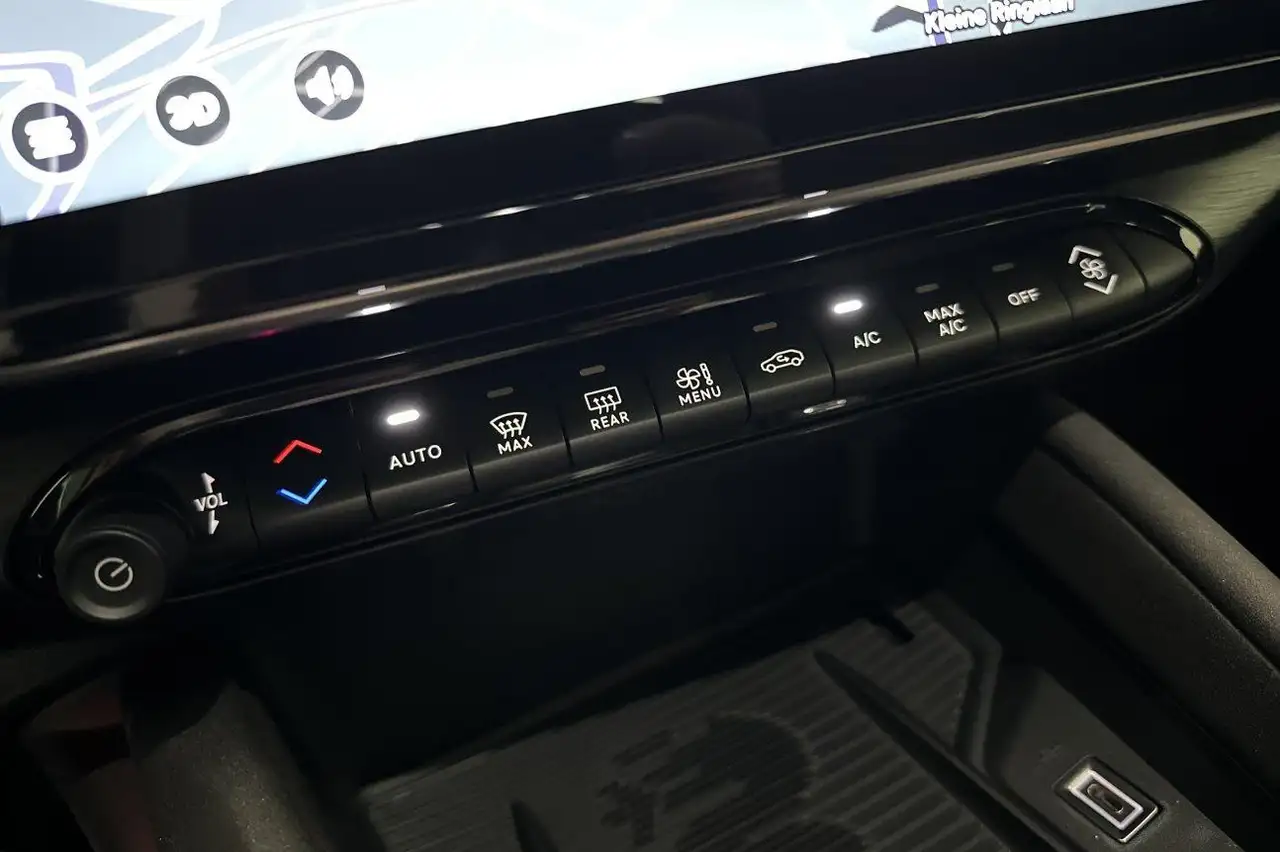 Alfa Romeo Junior 2025 — фото 15