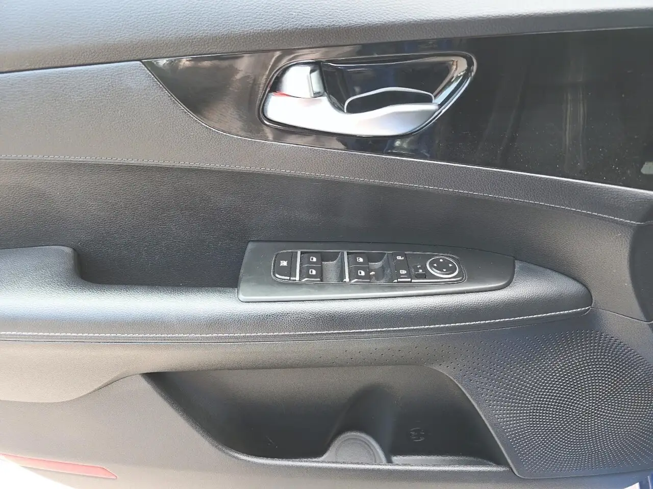 Kia Forte снимка Kia Forte