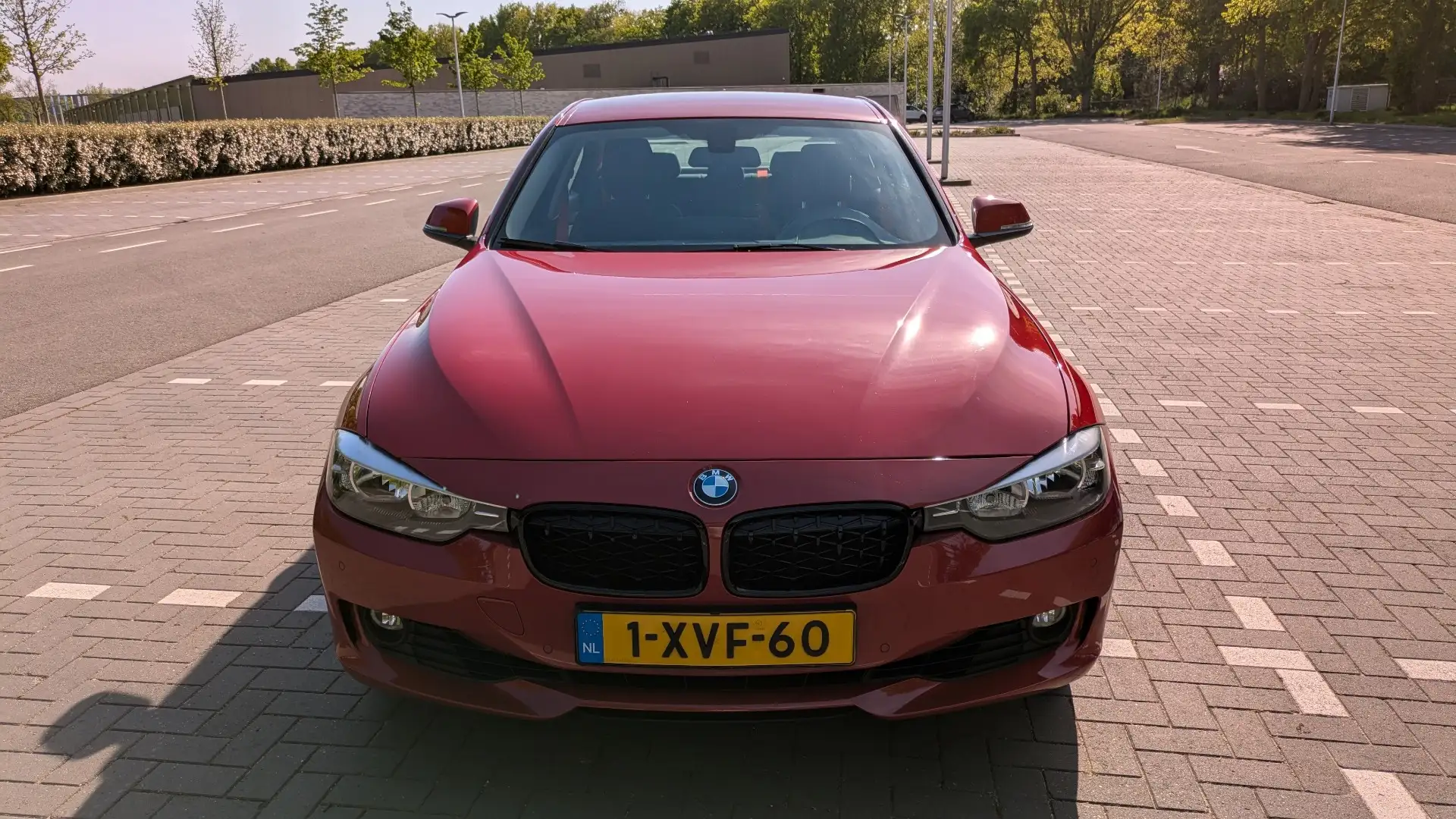 BMW 320 320i Rood - 2