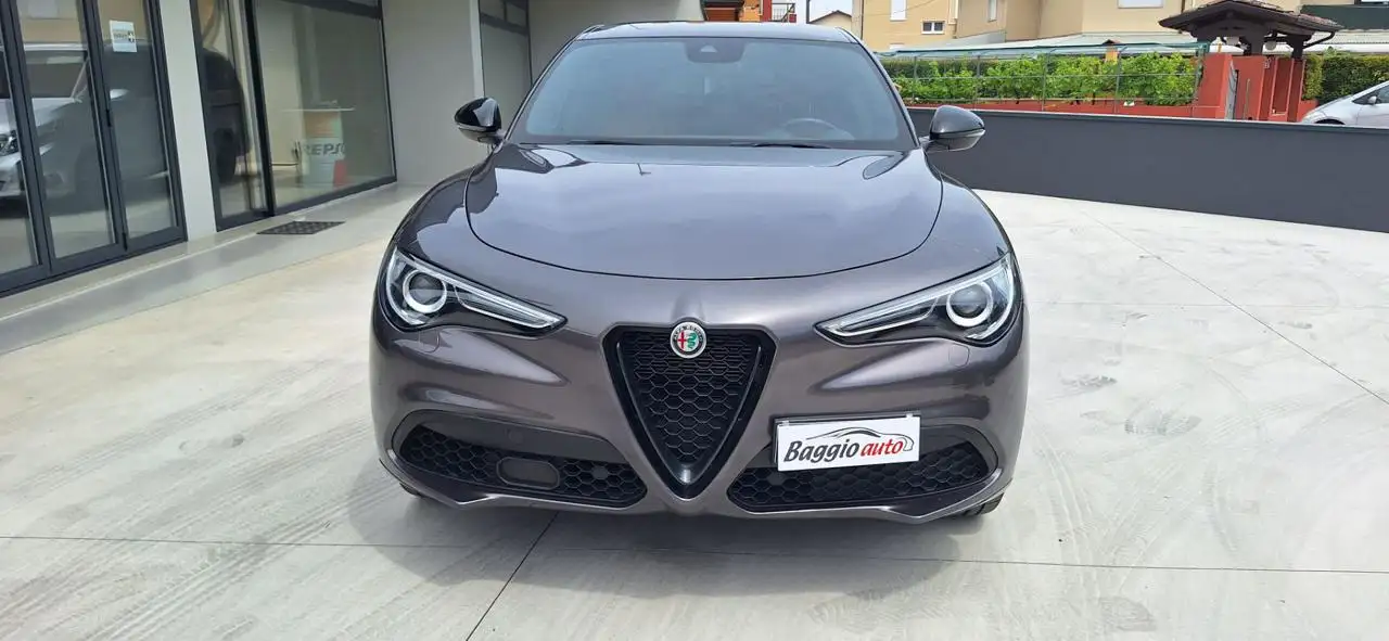 Alfa Romeo Stelvio 2023