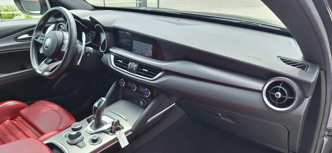 Alfa Romeo Stelvio 2023