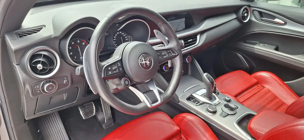 Alfa Romeo Stelvio 2023 — фото 11