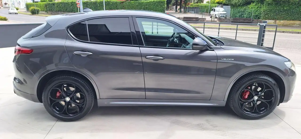 Alfa Romeo Stelvio 2023 — фото 12