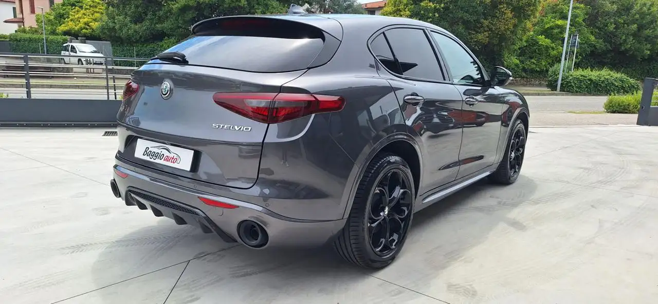 Alfa Romeo Stelvio 2023 — фото 13