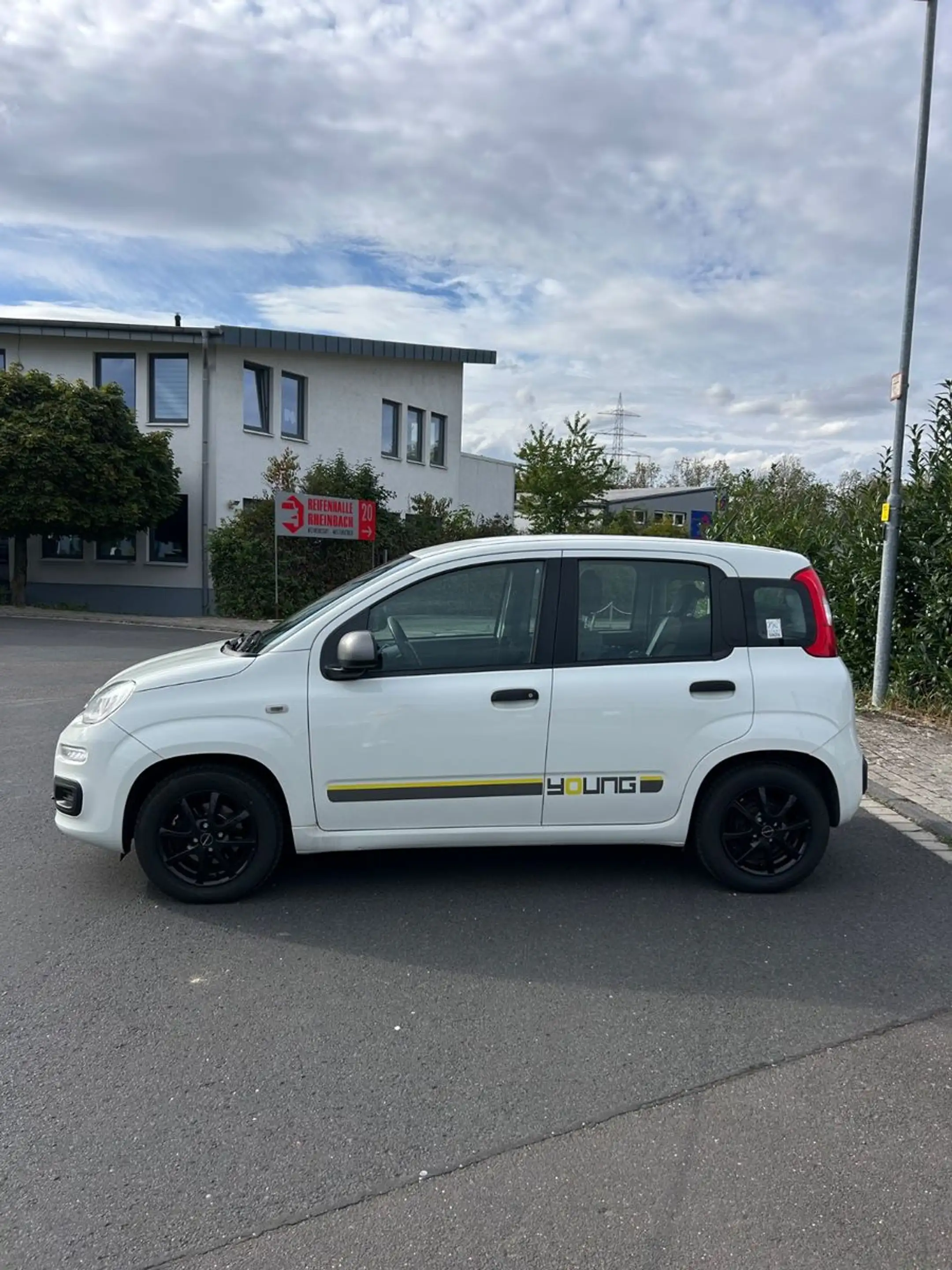 Fiat Panda Young *Familienbesitz*Klima*8-fach* — photo 6