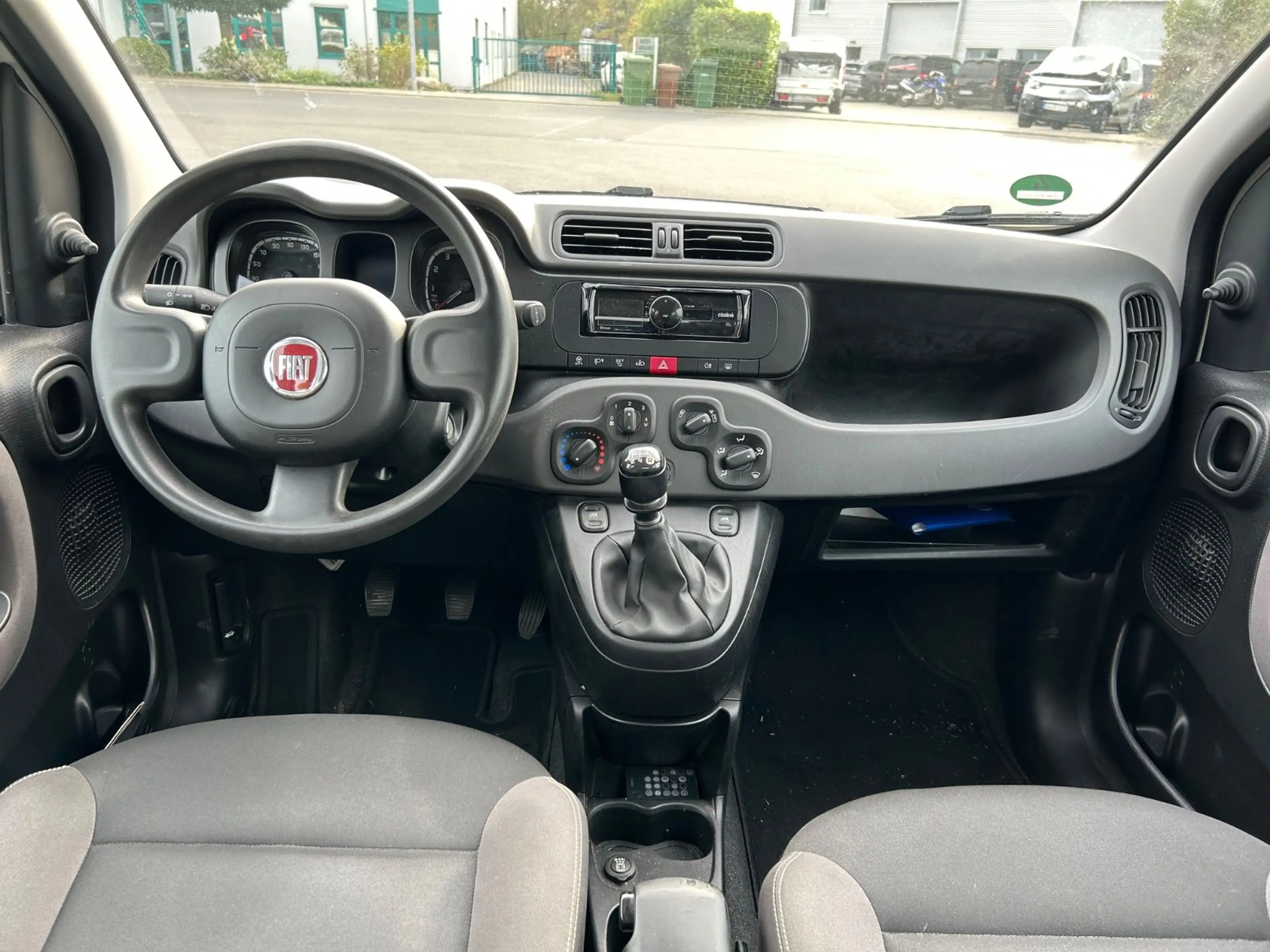 Fiat Panda Young *Familienbesitz*Klima*8-fach* — photo 9