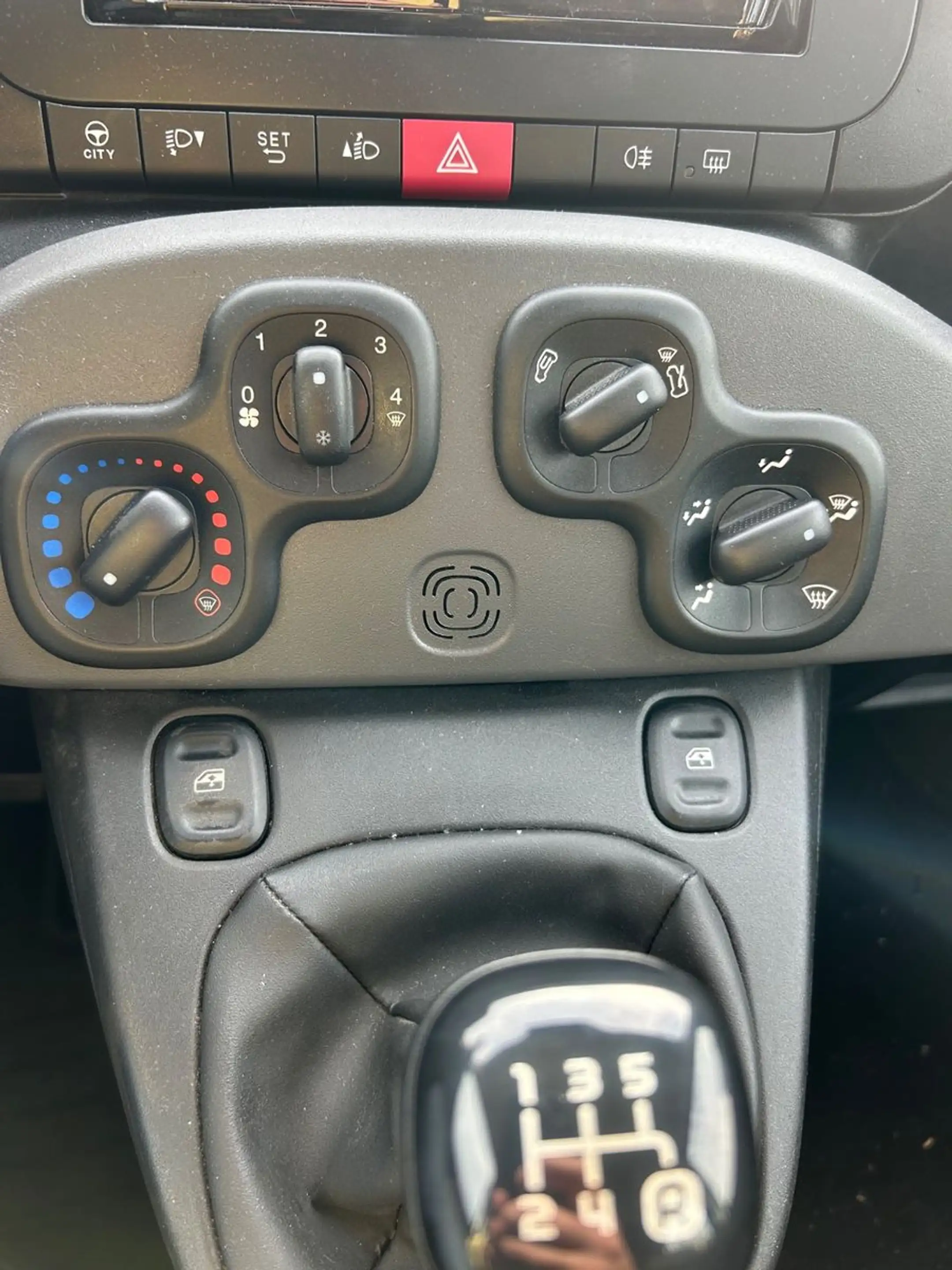 Fiat Panda Young *Familienbesitz*Klima*8-fach* — photo 11
