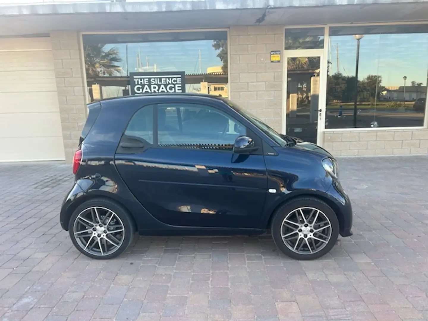 smart forTwo Coupé 80 Brabus Aut. Bleu - 2