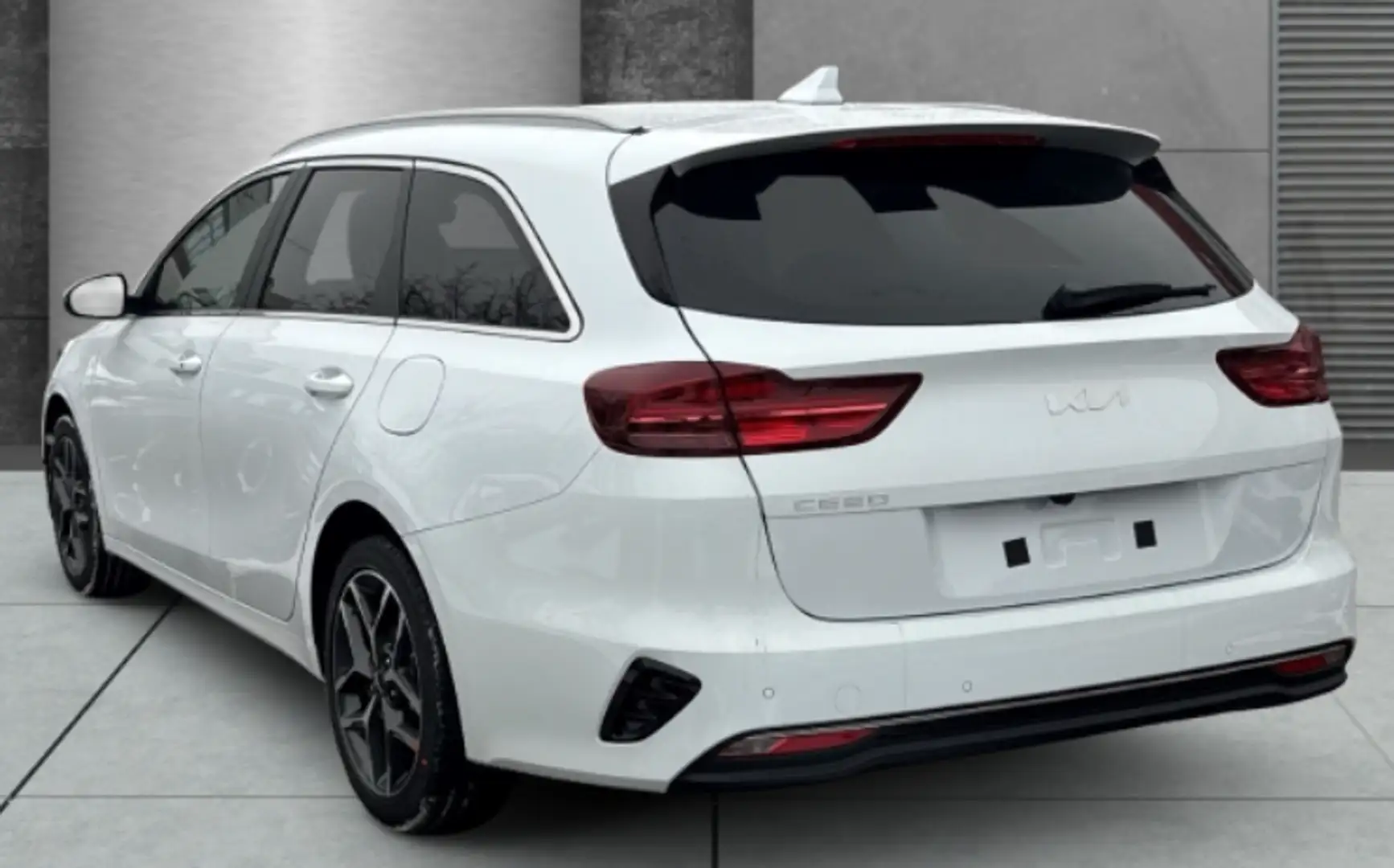 Kia Ceed SW / cee'd SW 1.5T 48V DCT ULTIMATE Edition Style-Paket Silber - 2