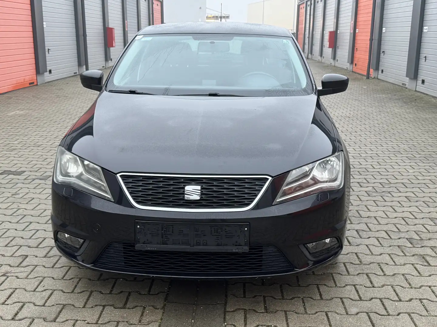 SEAT Toledo Reference Schwarz - 1