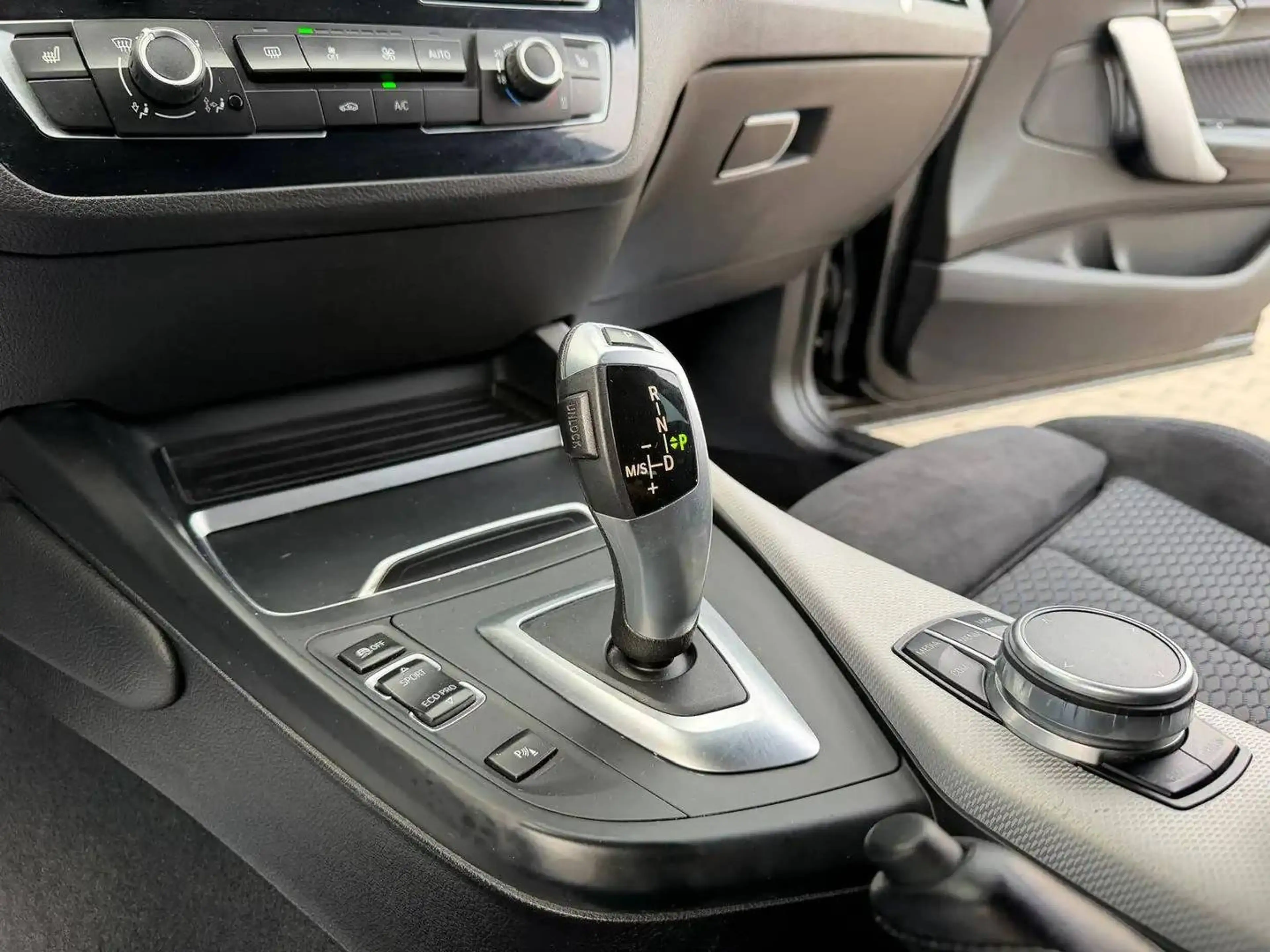 BMW 118 118iA PACK M *GARANTIE*GPS PRO*LED*SIEGES CHAUFF* — photo 10