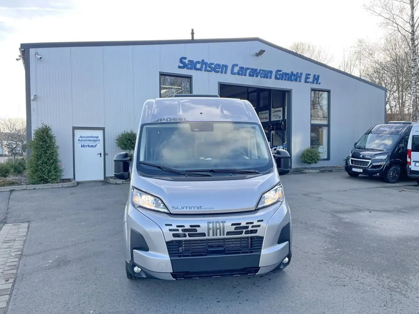 Pössl Summit 600 Plus Fiat 140 PS Easy-Driving Plus Silber - 1