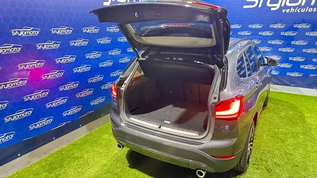 BMW X1 view 21
