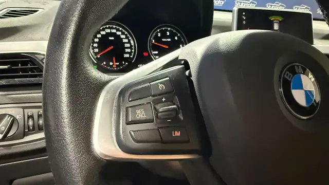 BMW X1 view 11