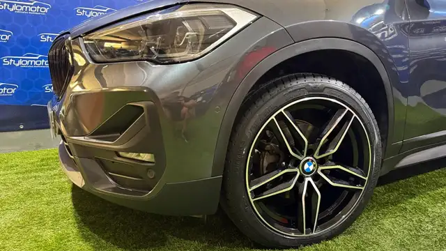 BMW X1 view 25