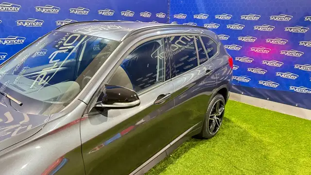 BMW X1 view 14