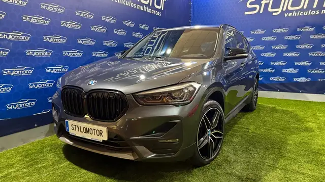 BMW X1 main image