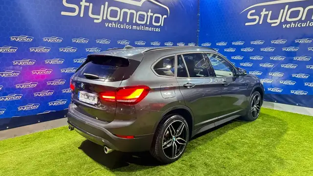 BMW X1 view 4