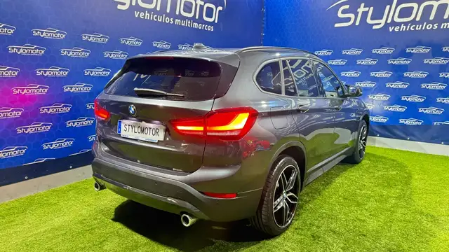 BMW X1 view 8