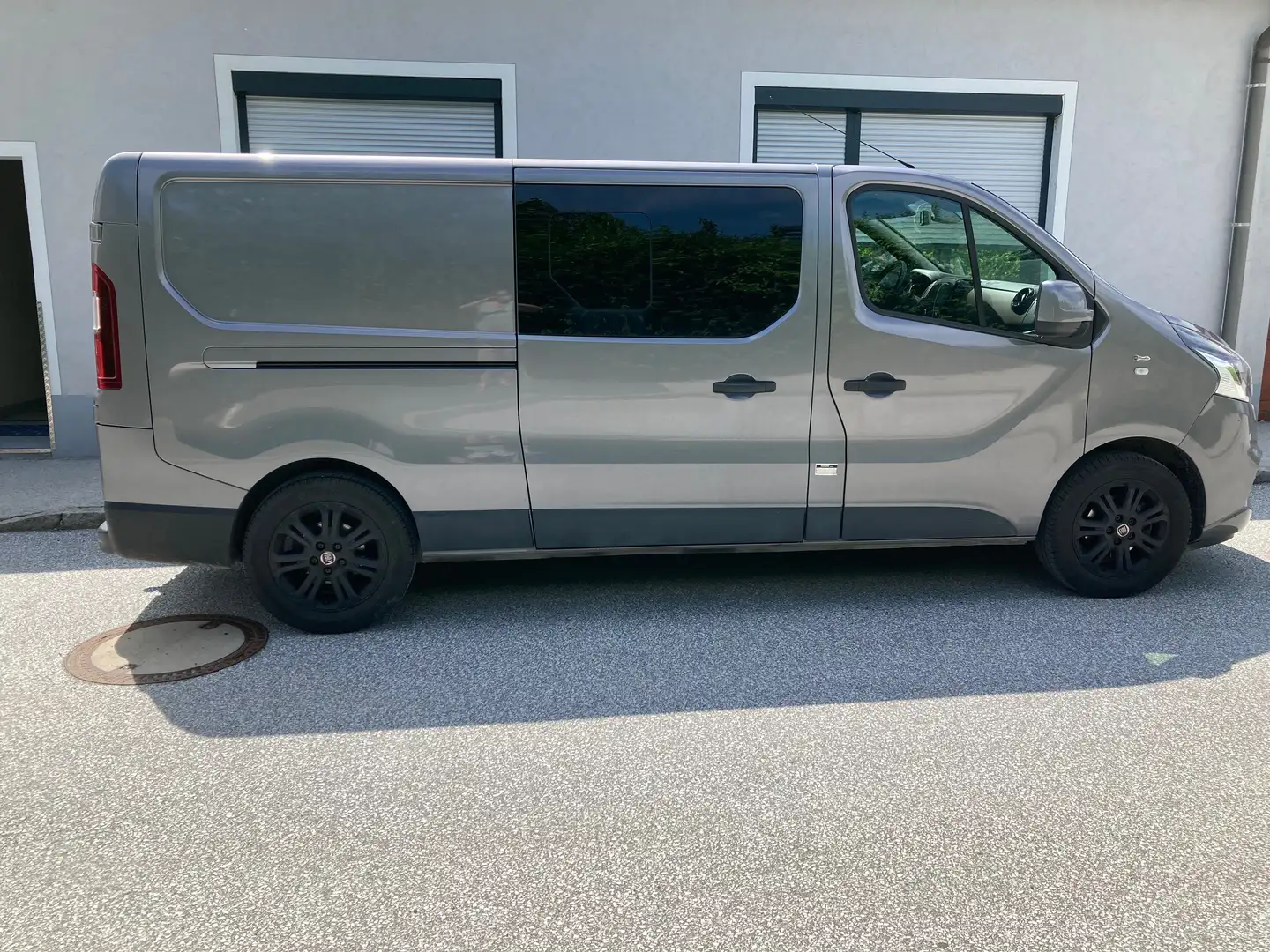 Fiat Talento Talento Panorama 3,0t 2,0 EcoJet 170 L2H1 *VOLLAUSSTATTUNG* *VORSTEUERABZUG* *Verhandlungsbasis* Grau - 1