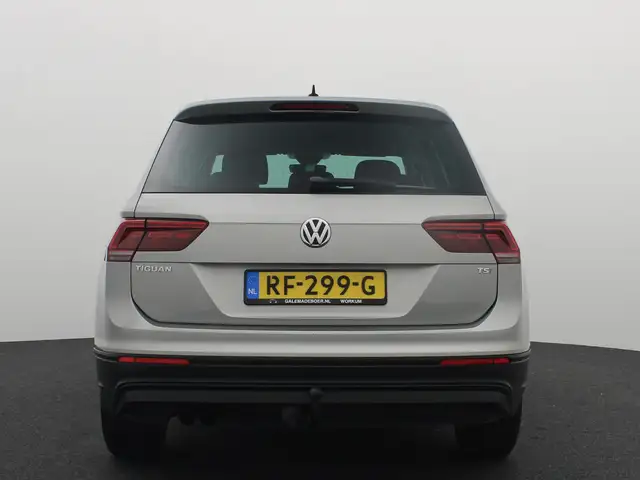 Volkswagen Tiguan view 4