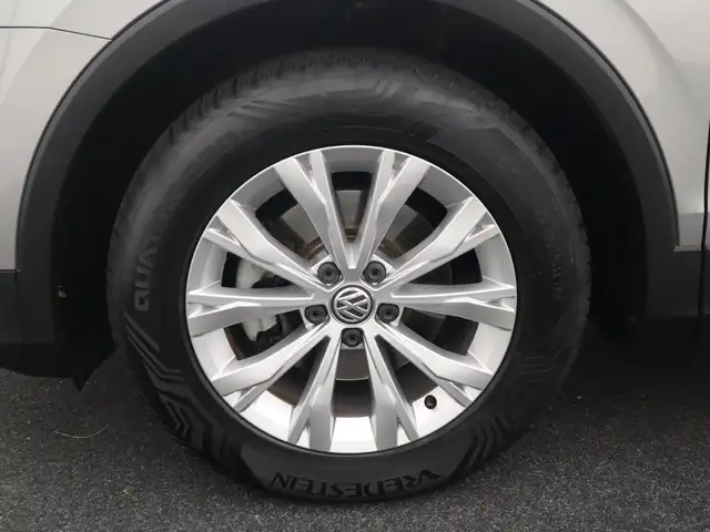 Volkswagen Tiguan view 6