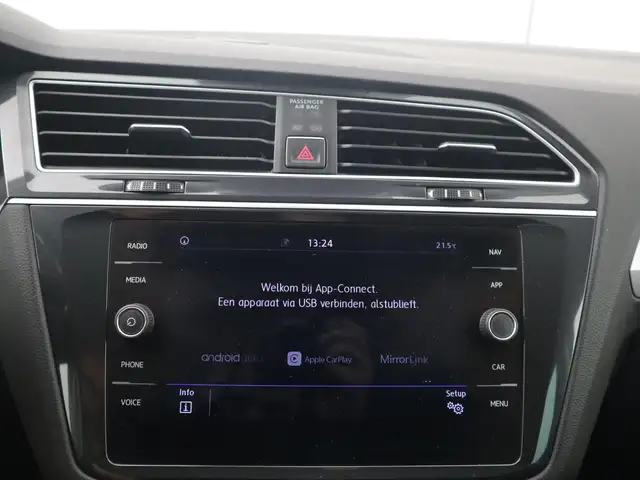 Volkswagen Tiguan view 12