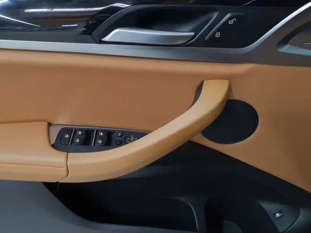 BMW X3 view 4