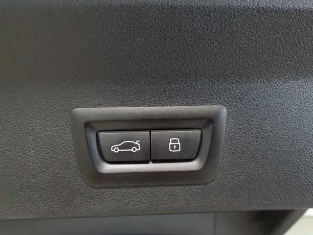 BMW X3 view 12