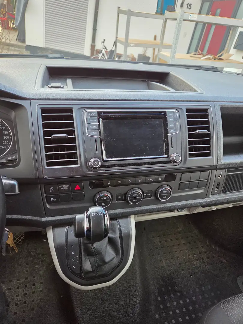 Volkswagen T6 Caravelle Caravelle DSG Lang 4MOTION Comfortline Silber - 2