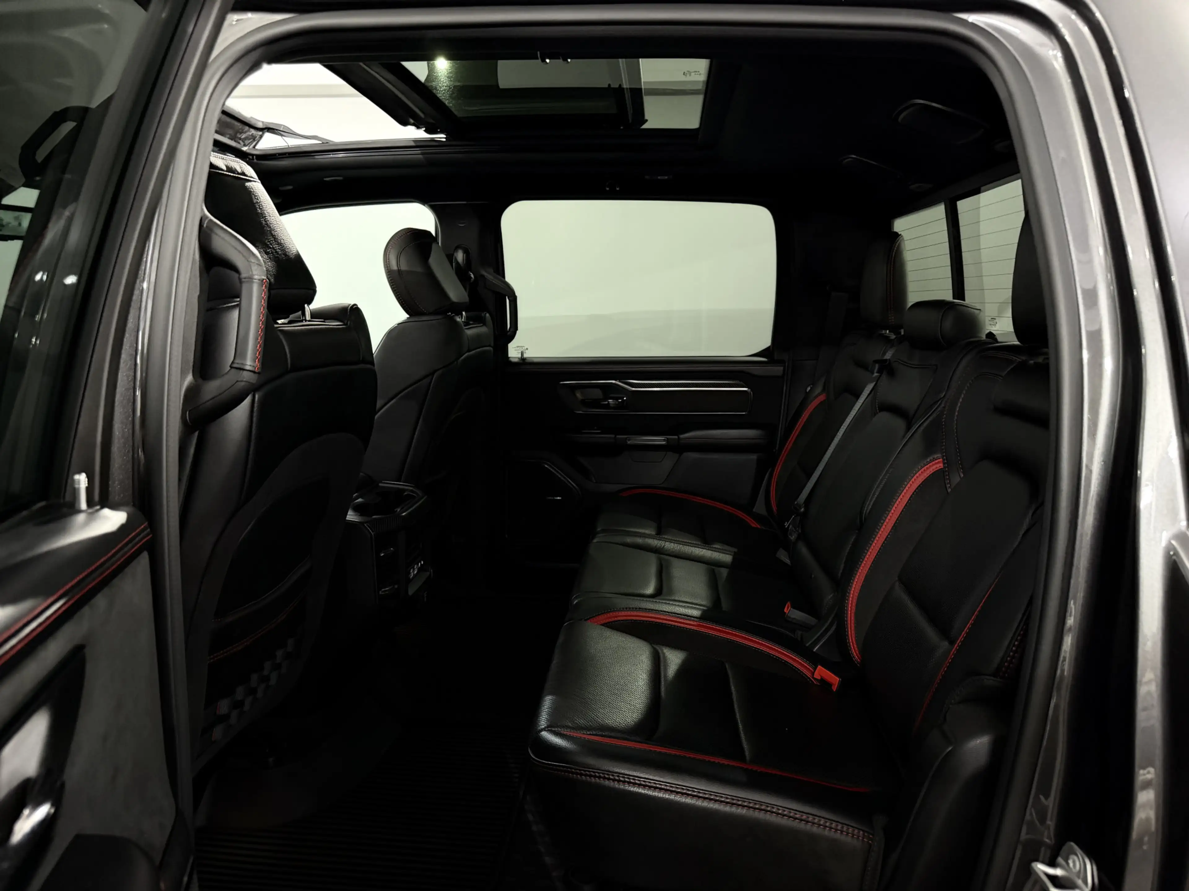 Dodge RAM 1500 6.2 V8 4x4 Crew Cab TRX 1e eigenaar Full opti — photo 9