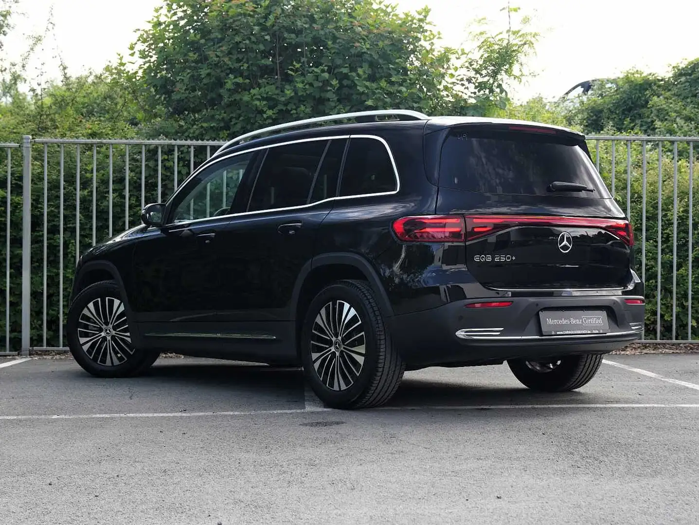 Mercedes-Benz EQB 250 + Pano/360°/Memory Zwart - 2
