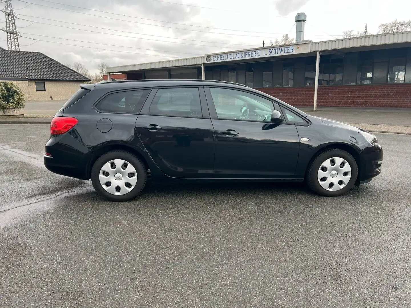 Opel Astra J Sports Tourer Style Schwarz - 2