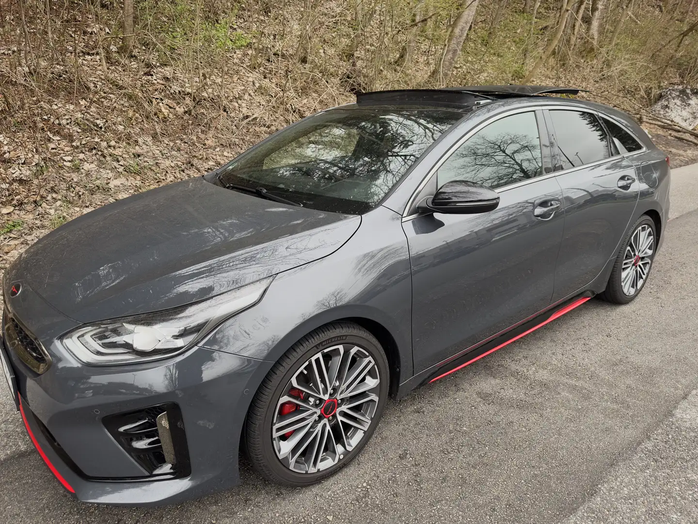 Kia ProCeed / pro_cee'd pro ceed 1,6 TGDI GPF GT DCT Aut. GT Grau - 1