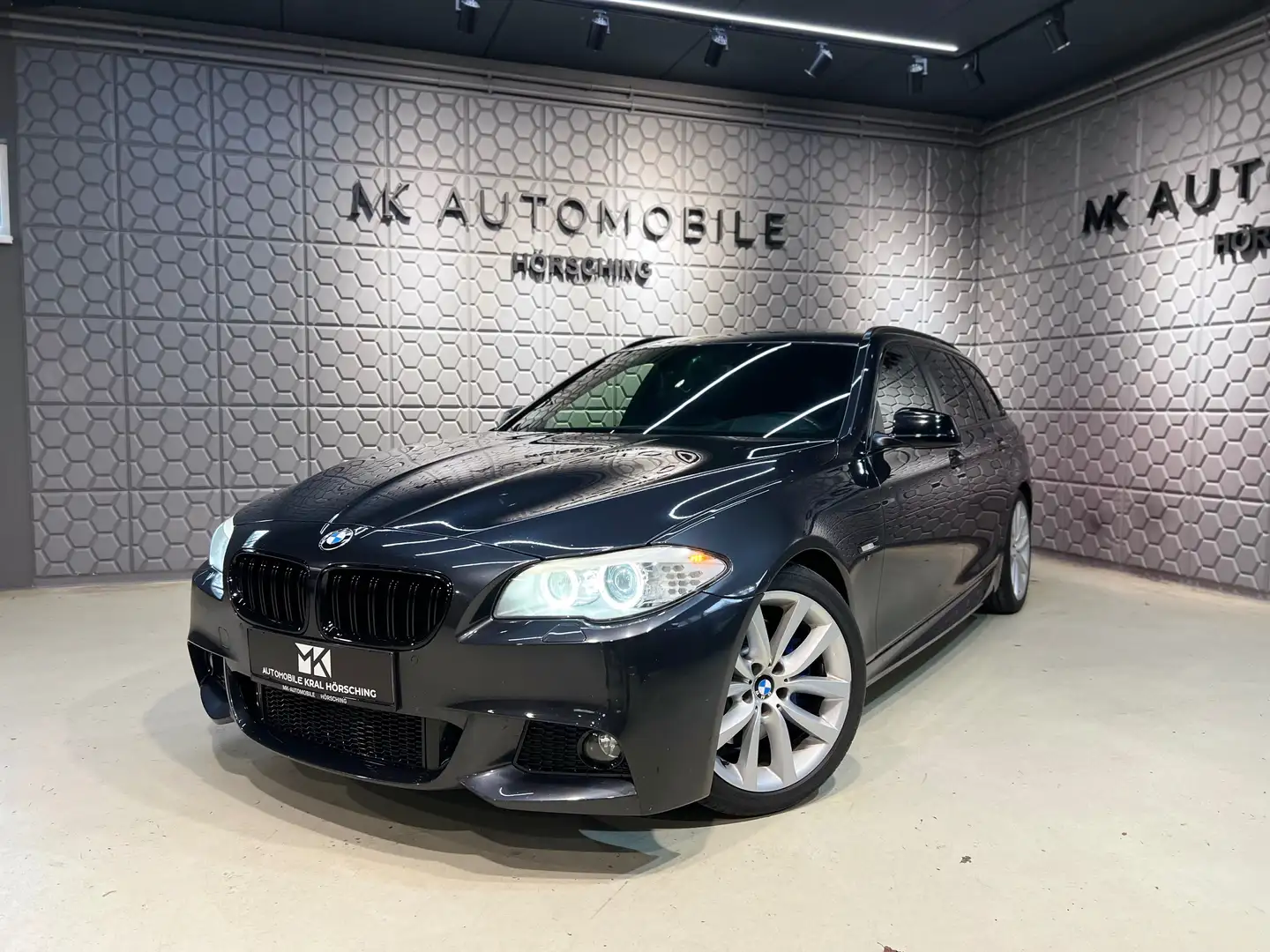 BMW 530 d xDrive*RFK*HUD*LEDER*PANORAMA*SITZHEIZUNG*ISOFIX Grau - 1
