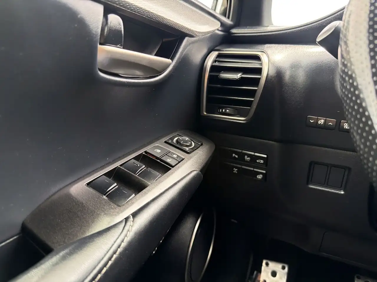 Lexus NX photo Lexus NX