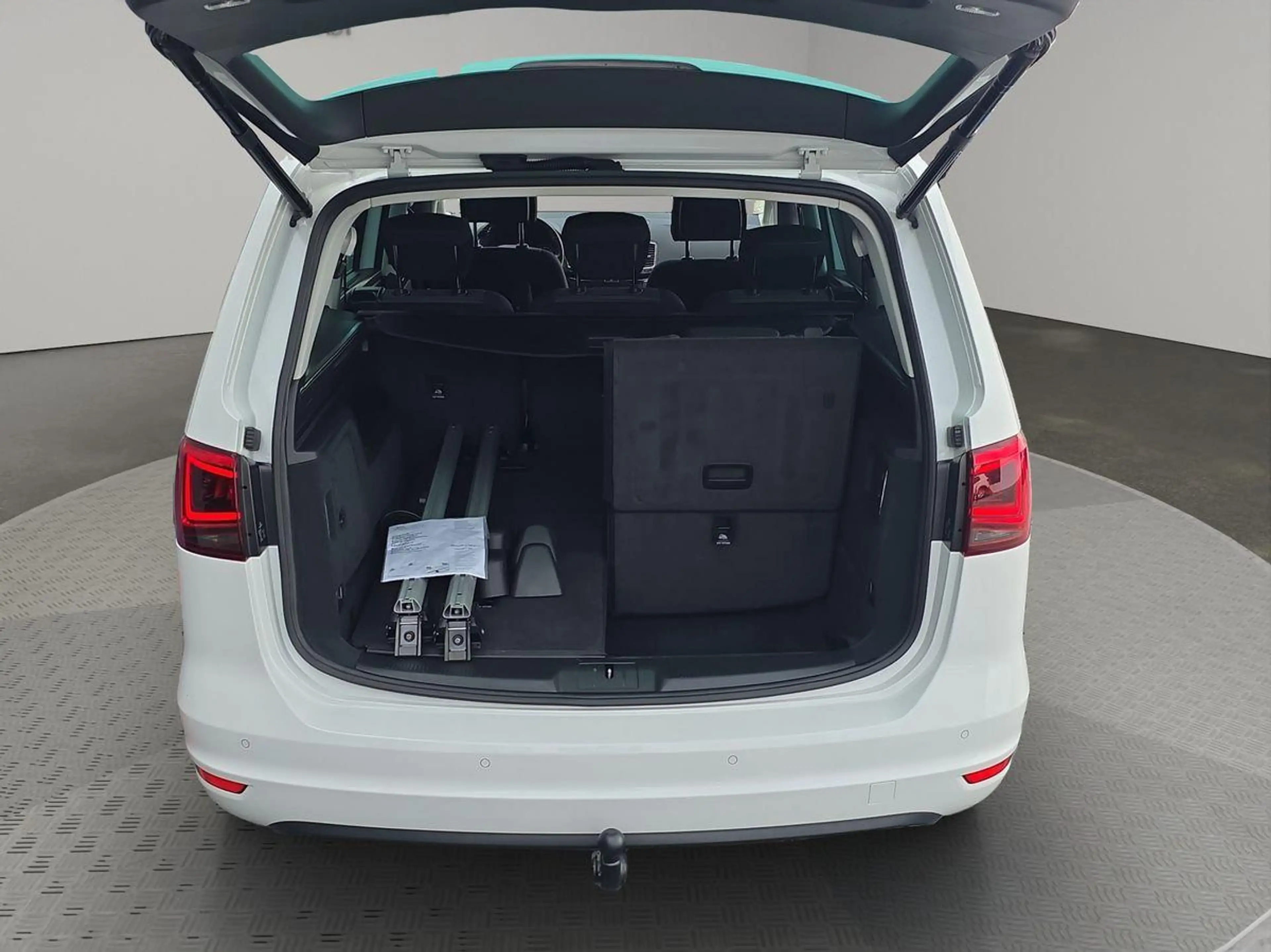 SEAT Alhambra Xcell 4D STNDHZ ACC 7SITZ+2 KINDER AHK — photo 6