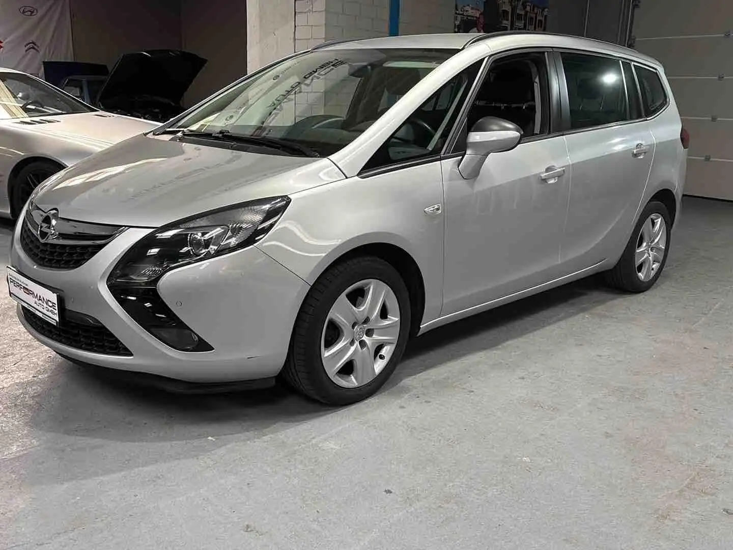 Opel Zafira 1.4 16V Turbo 7 Sitzer Sitzh PDC Facelift Silber - 1