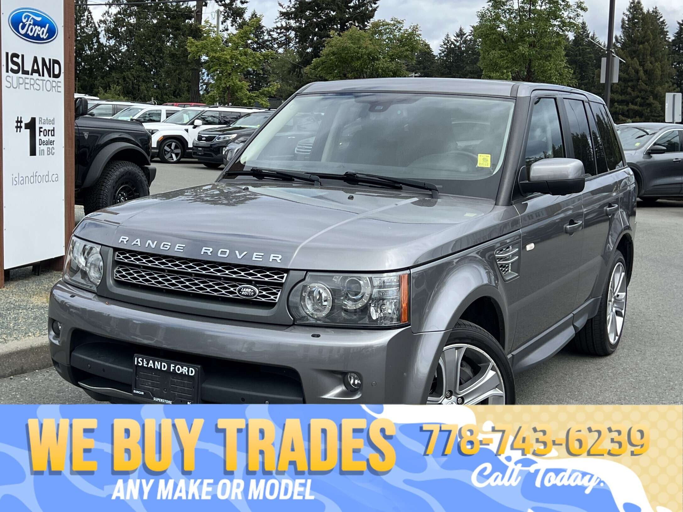 2011 Land Rover Range Rover Sport SC | Moonroof | Navigation | Dual Climate Control 5.0L 8 cyl