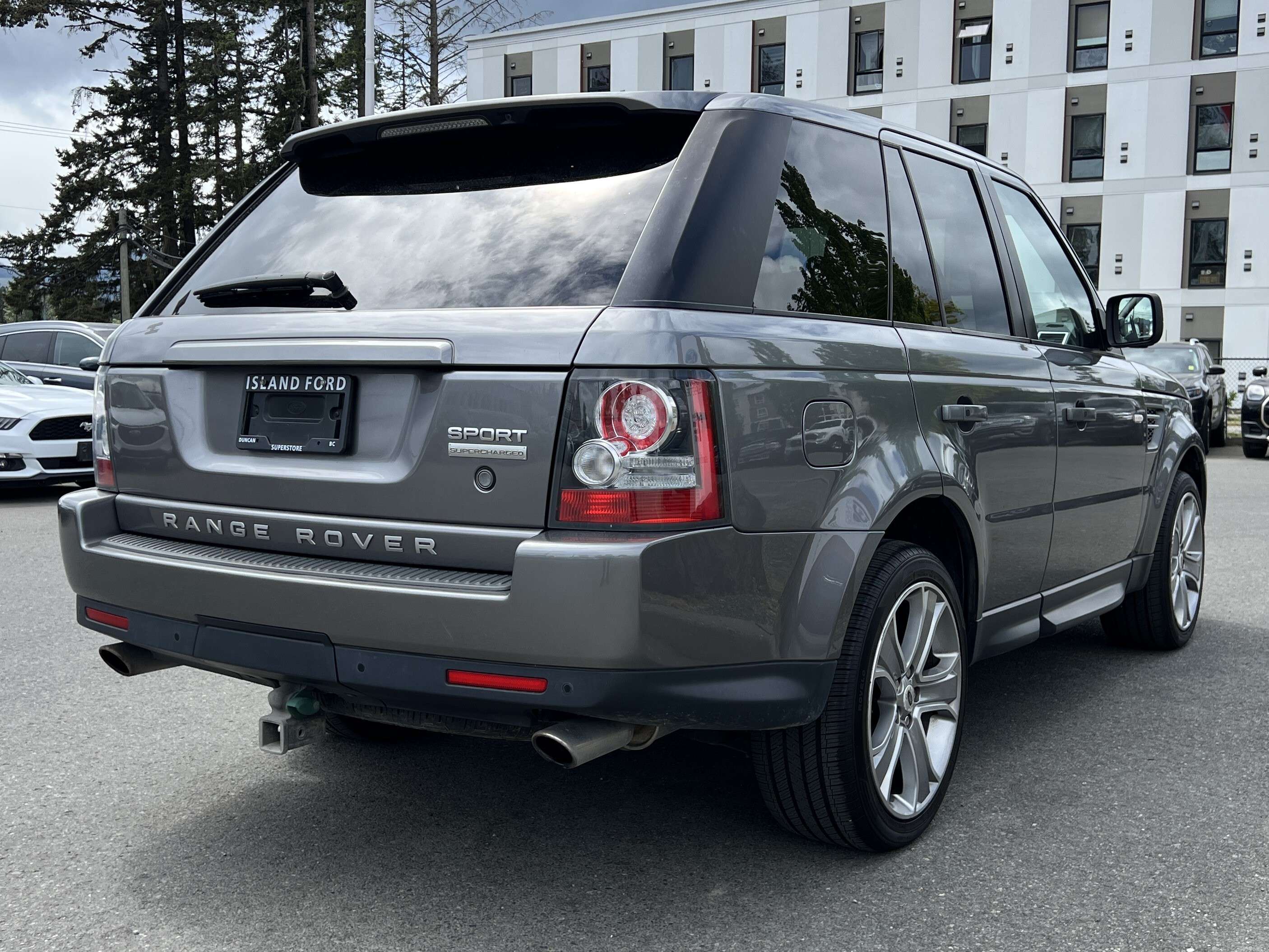 2011 Land Rover Range Rover Sport SC | Moonroof | Navigation | Dual Climate Control 5.0L 8 cyl thumb 9