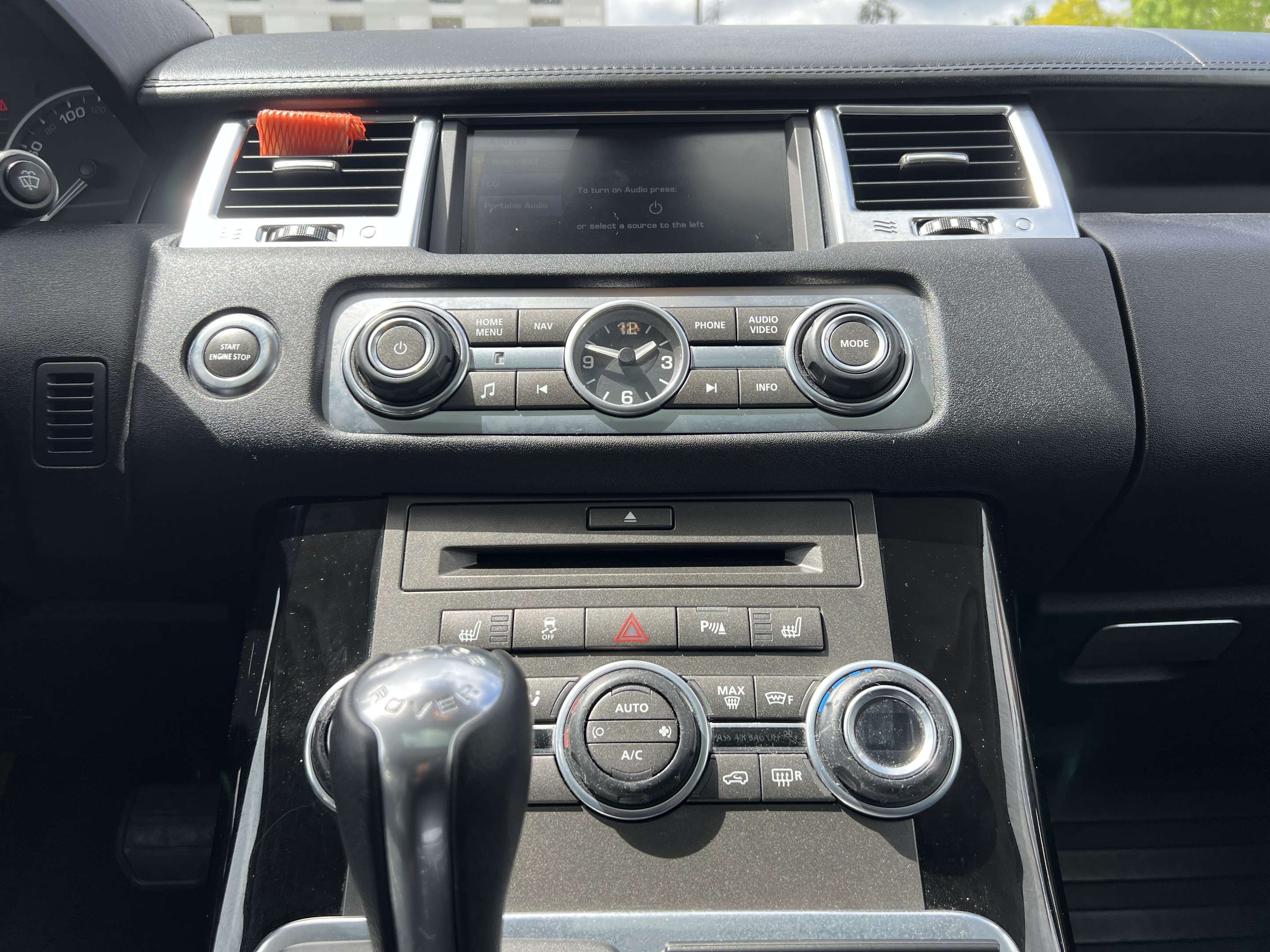 2011 Land Rover Range Rover Sport SC | Moonroof | Navigation | Dual Climate Control 5.0L 8 cyl thumb 18