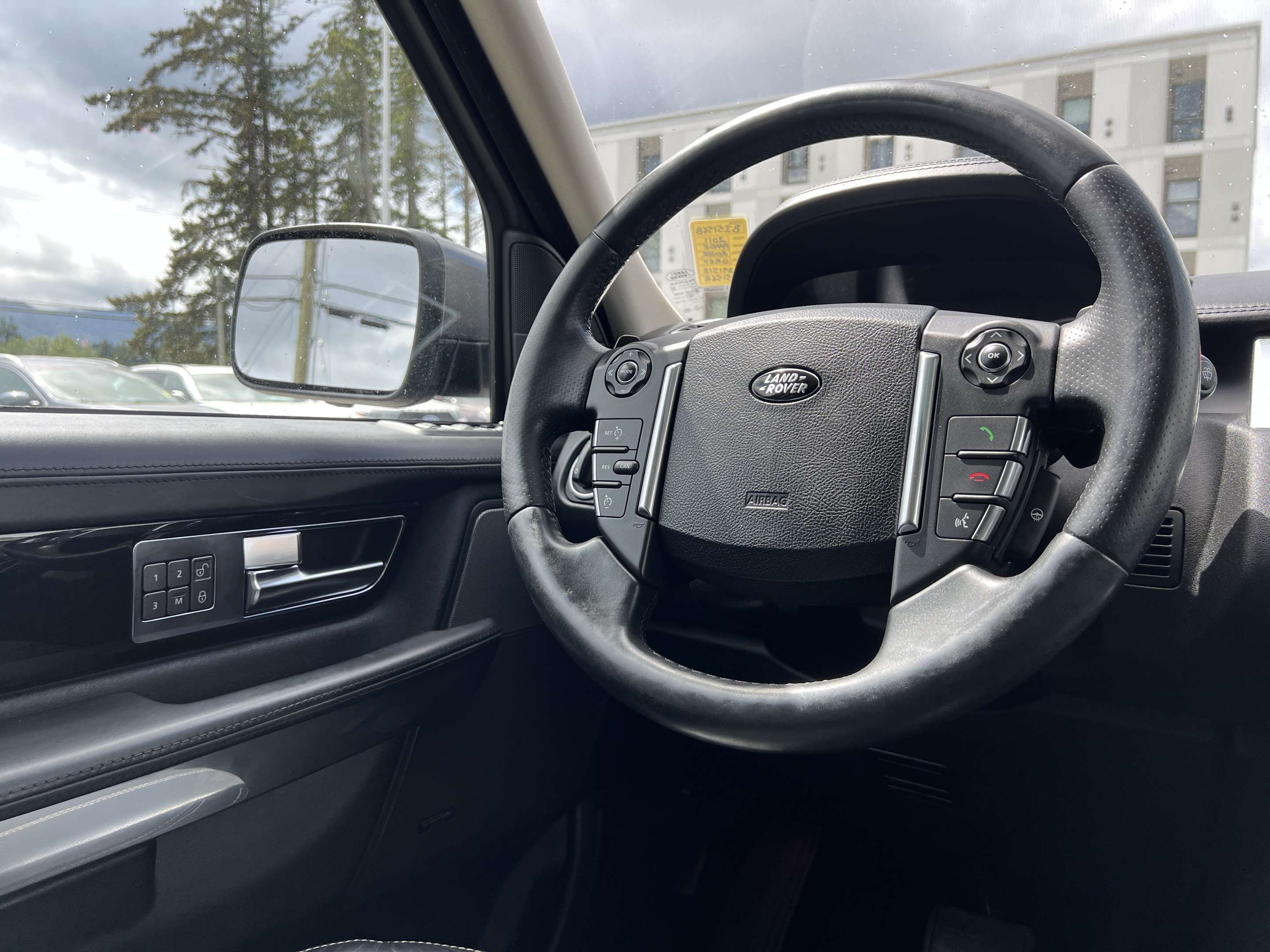 2011 Land Rover Range Rover Sport SC | Moonroof | Navigation | Dual Climate Control 5.0L 8 cyl thumb 16