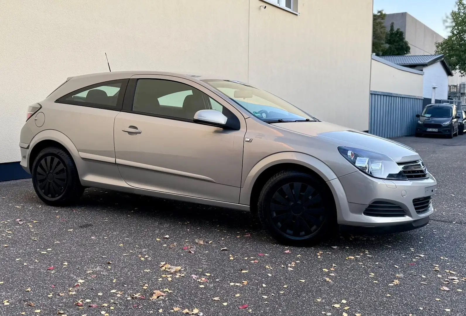 Opel Astra 1.8 GTC AUTOMATIK KLIMA TÜV & ZAHNRIEMEN N Silber - 1