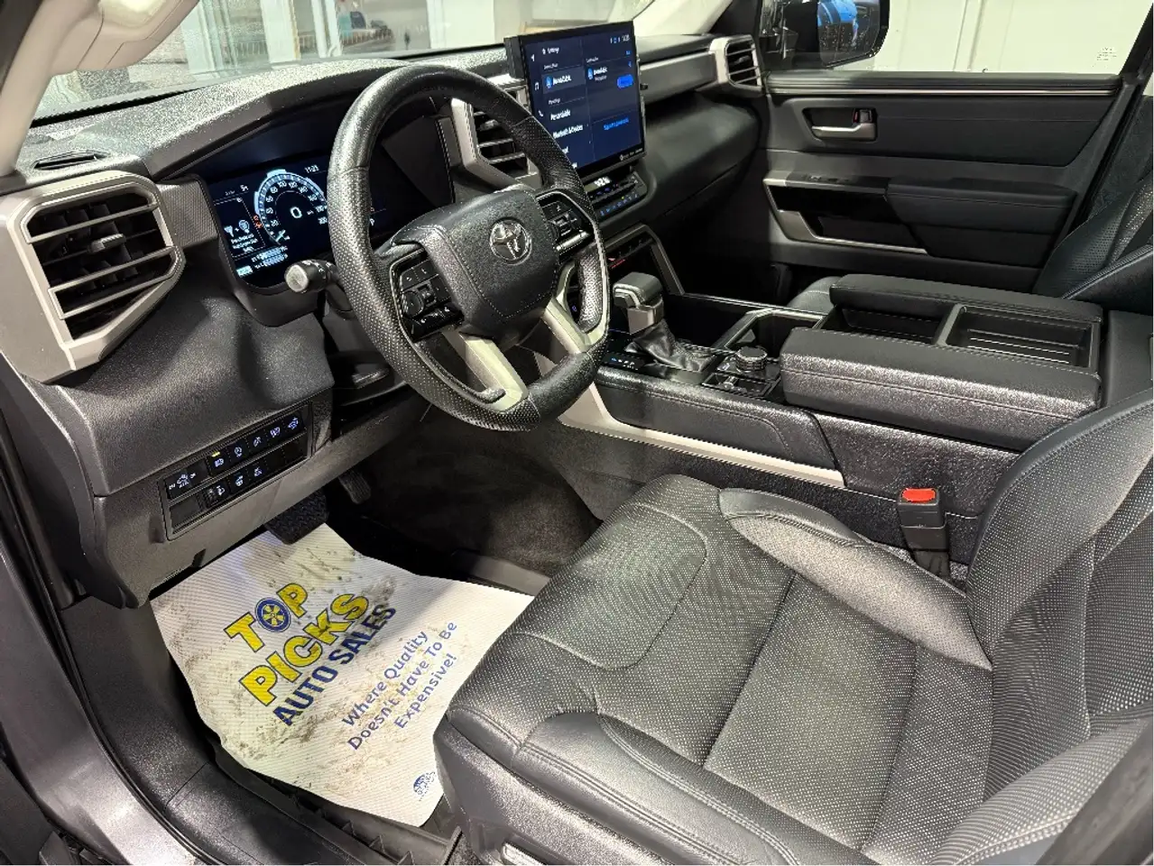 Toyota Tundra снимка Toyota Tundra