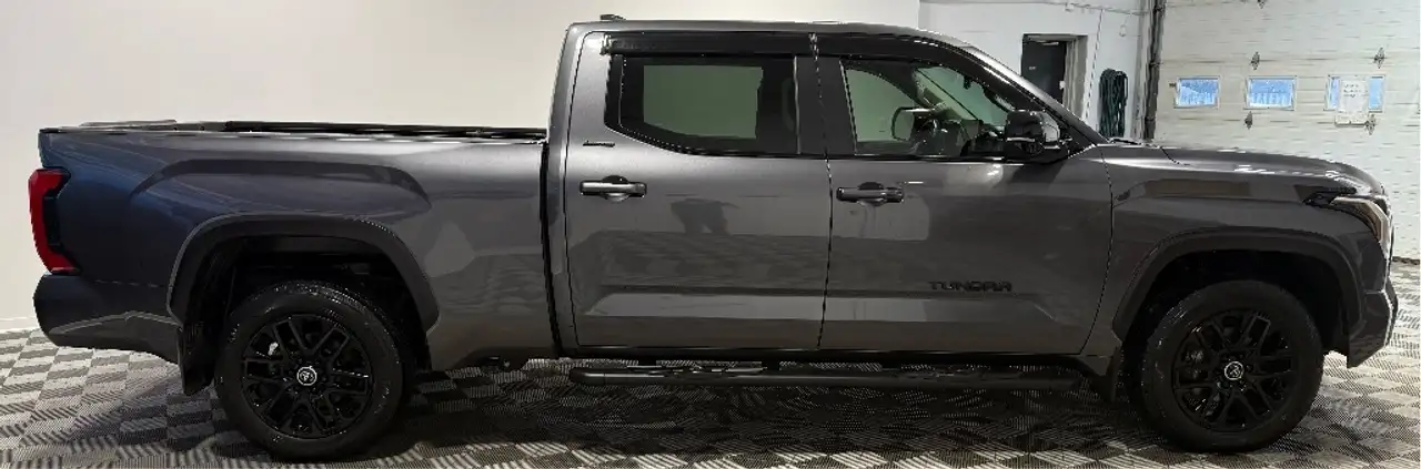 Toyota Tundra снимка Toyota Tundra